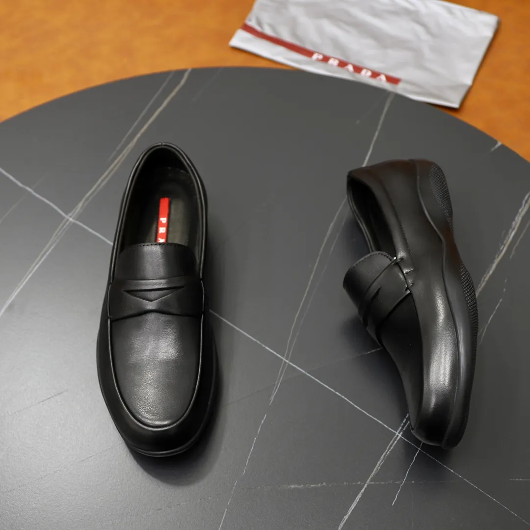 Men's shoes💰600💰Top original order Brand: PRADA (Prada) Standard code: Men's code 38/44 (45 can be customized) Grade: Same as the official website Material: Original cowhide surface, cowhide lining, original wear-resistant soft outsole Style category: Business casual slip-on shoes, young fashion, European and American trends, British style Color: actual picture color